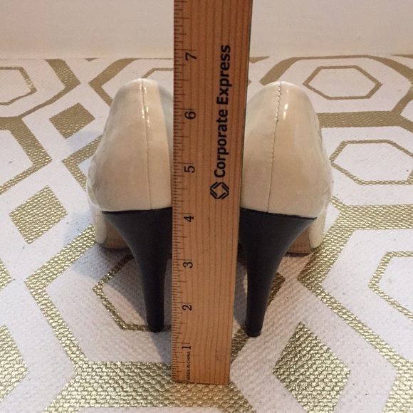 👡 Forever 21 New without Tags Pumps 👡 - Picture 3 of 4